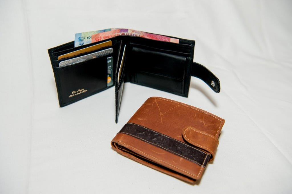 The Card Holder – Style 351